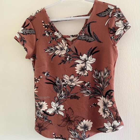 Cute Floral T-Shirt - Picture 1 of 2